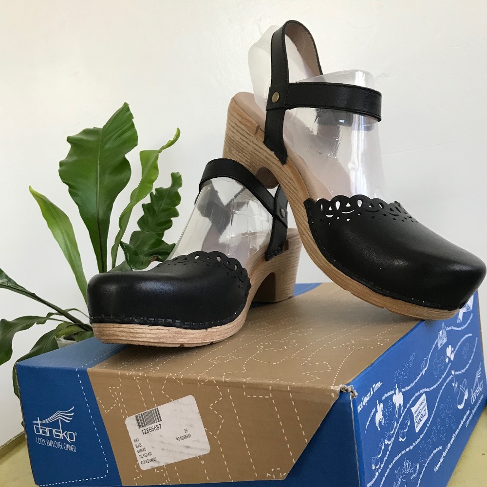 NWT! Dansko Marta Leather Mary Jane Clog Size 39
